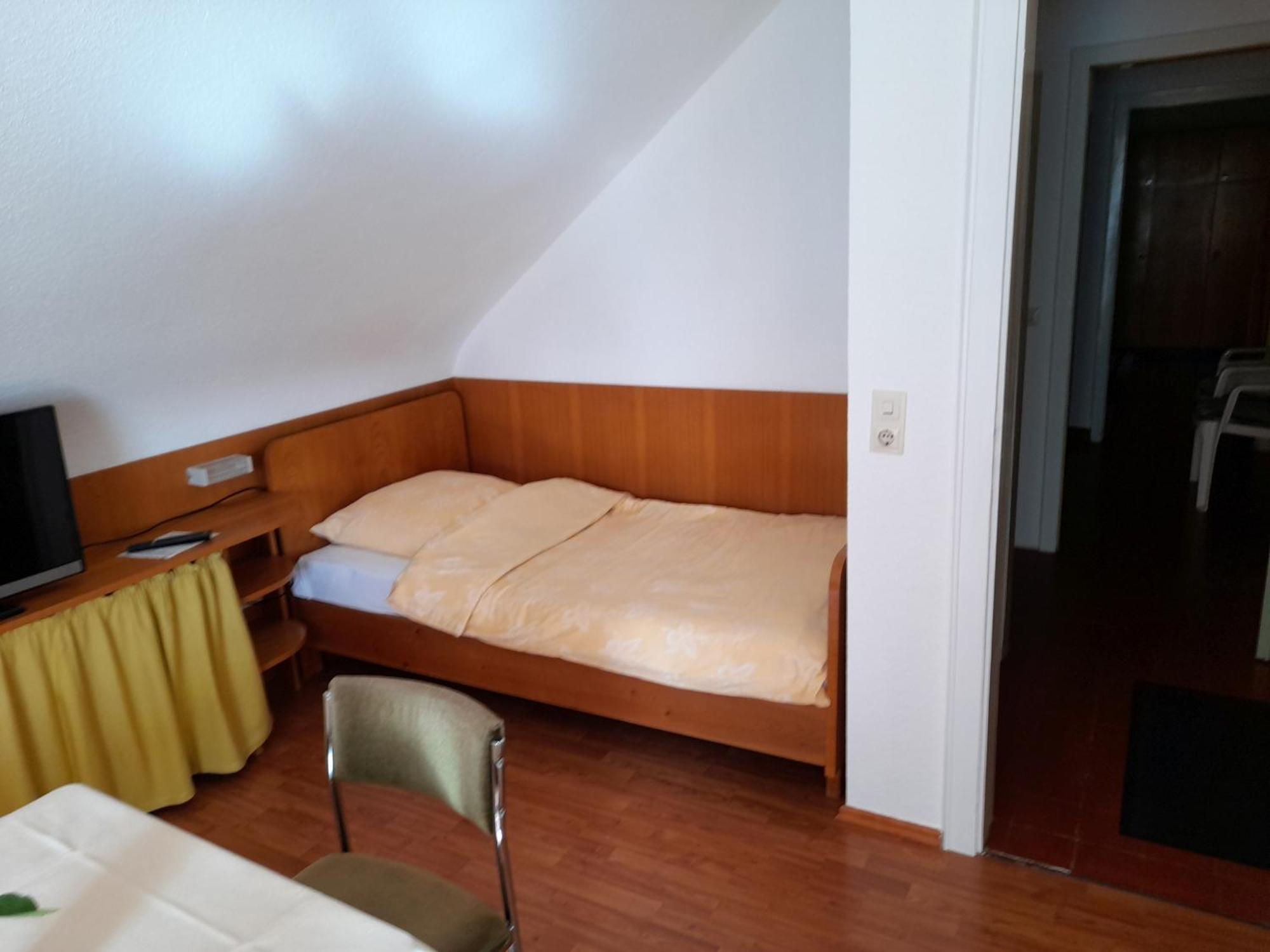 Gaestehaus Hirzel Apartment