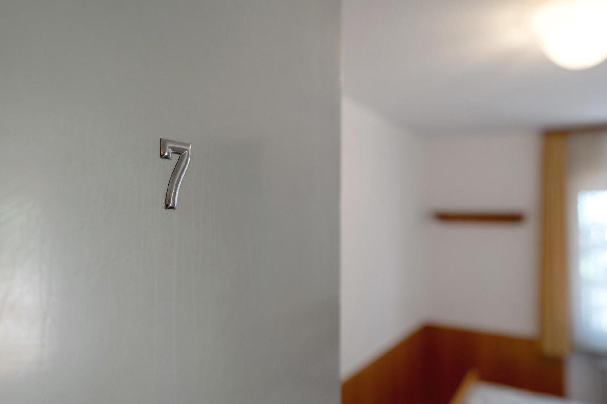 Gaestehaus Hirzel Apartment